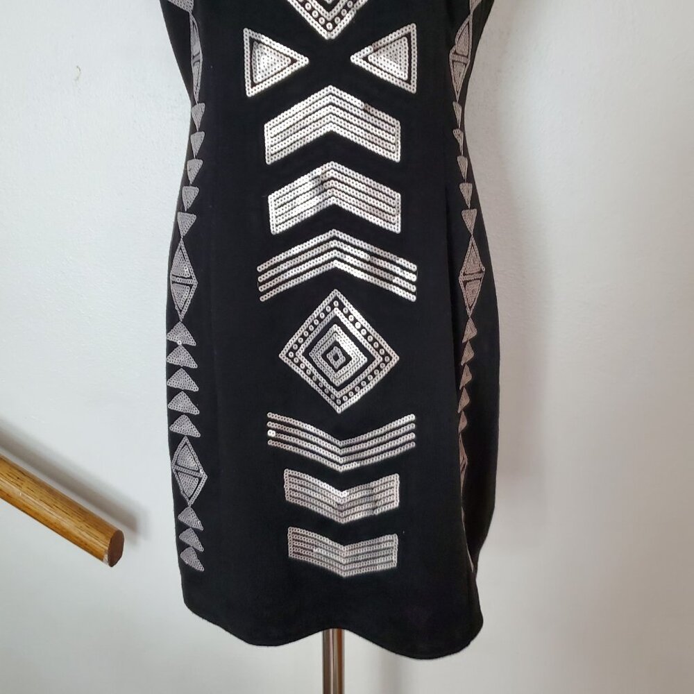 Design Lab Black Sleeveless Dress Large Geometric Tribal Print Partial Open Back - Picture 3 of 11
